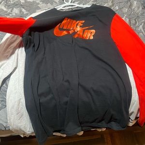 Men NIKE gear.  Sold as bundle.  M/L